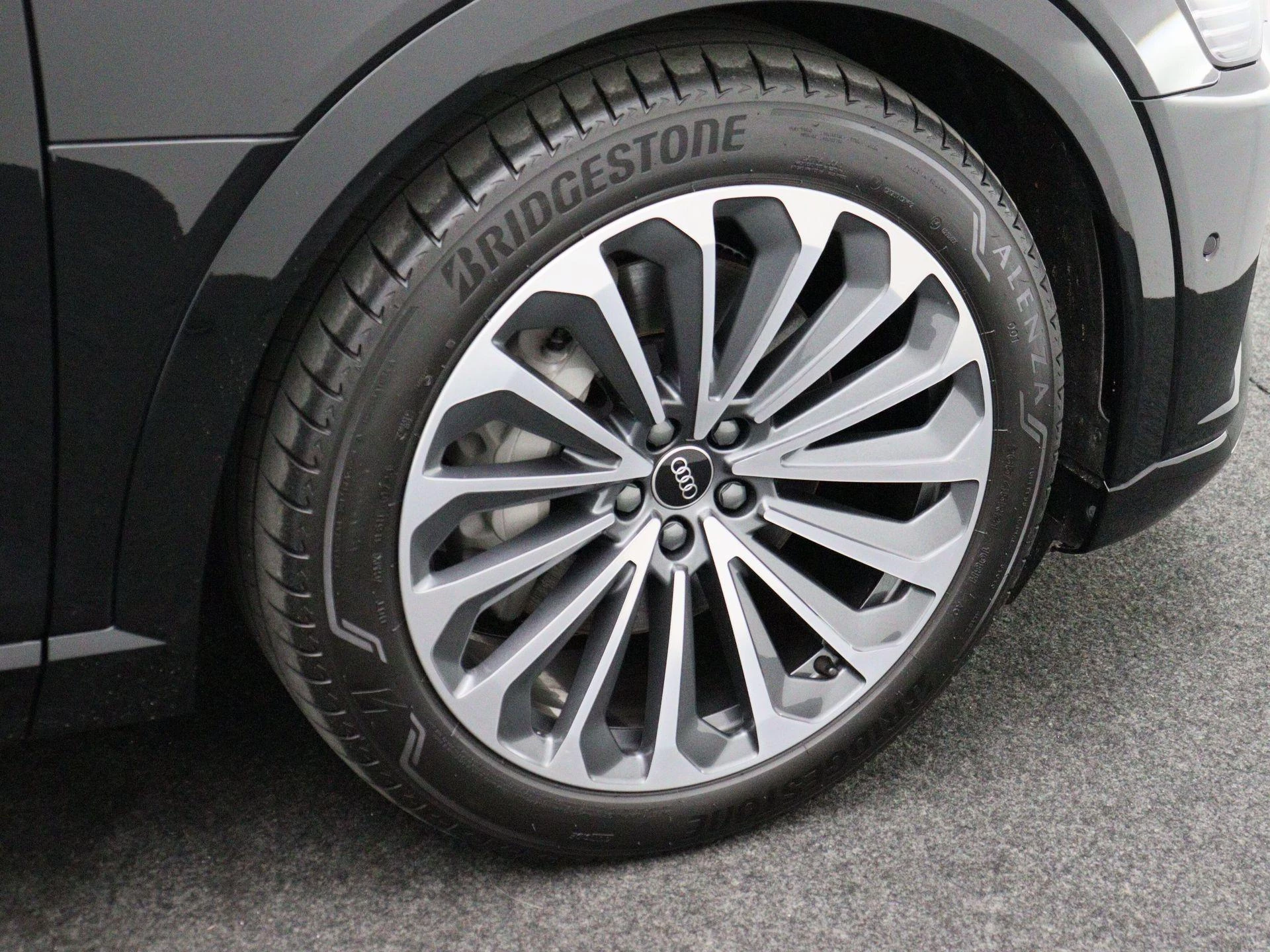 Hoofdafbeelding Audi Q8 e-tron