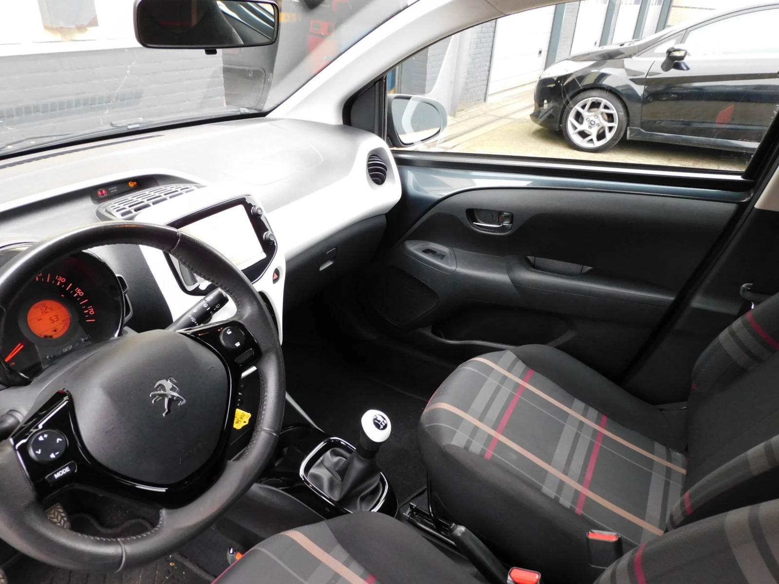 Hoofdafbeelding Peugeot 108