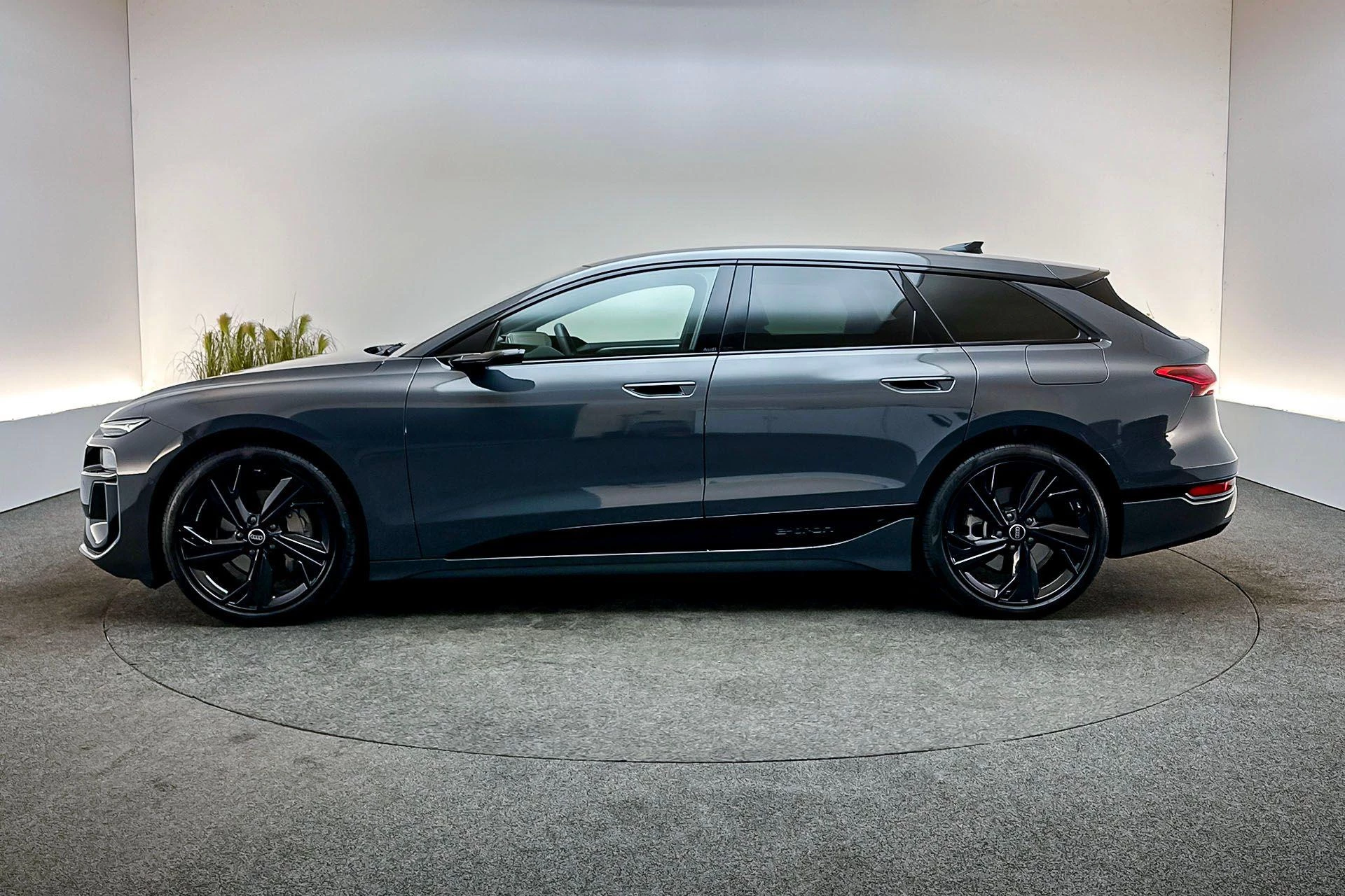 Hoofdafbeelding Audi A6 Avant e-tron
