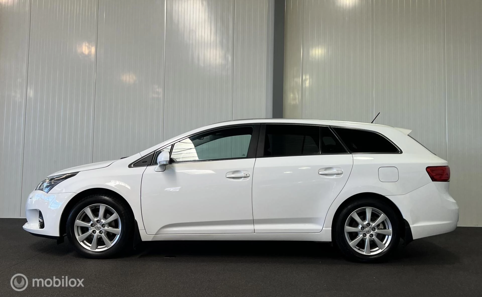 Hoofdafbeelding Toyota Avensis