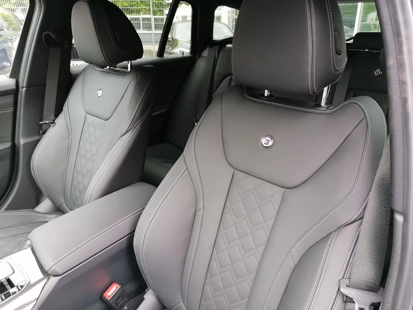 Hoofdafbeelding Alpina B3