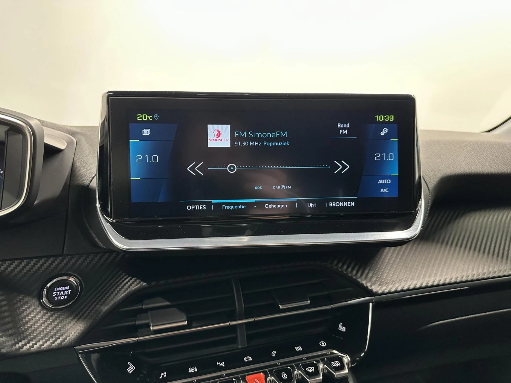 Hoofdafbeelding Peugeot e-208