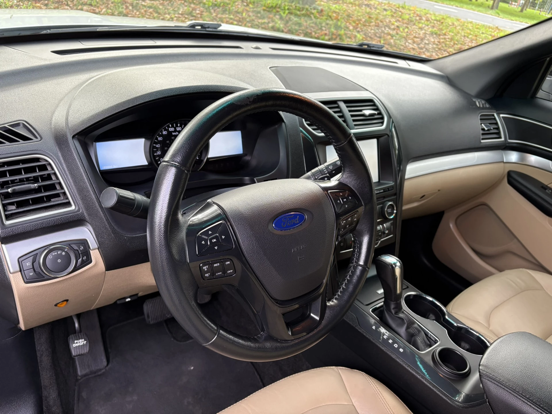 Hoofdafbeelding Ford Explorer