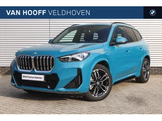 BMW X1 xDrive30e High Executive M Sport Automaat / Panoramadak / Trekhaak / Sportstoelen / Parking Assistant Professional / M Adaptief onderstel / Adaptieve LED / Head-Up / Harman Kardon