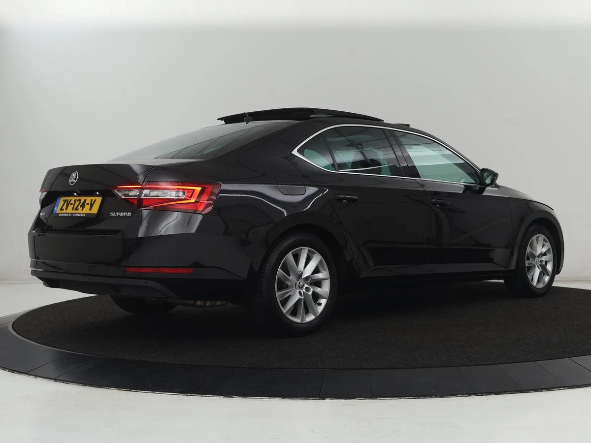 Hoofdafbeelding Škoda Superb