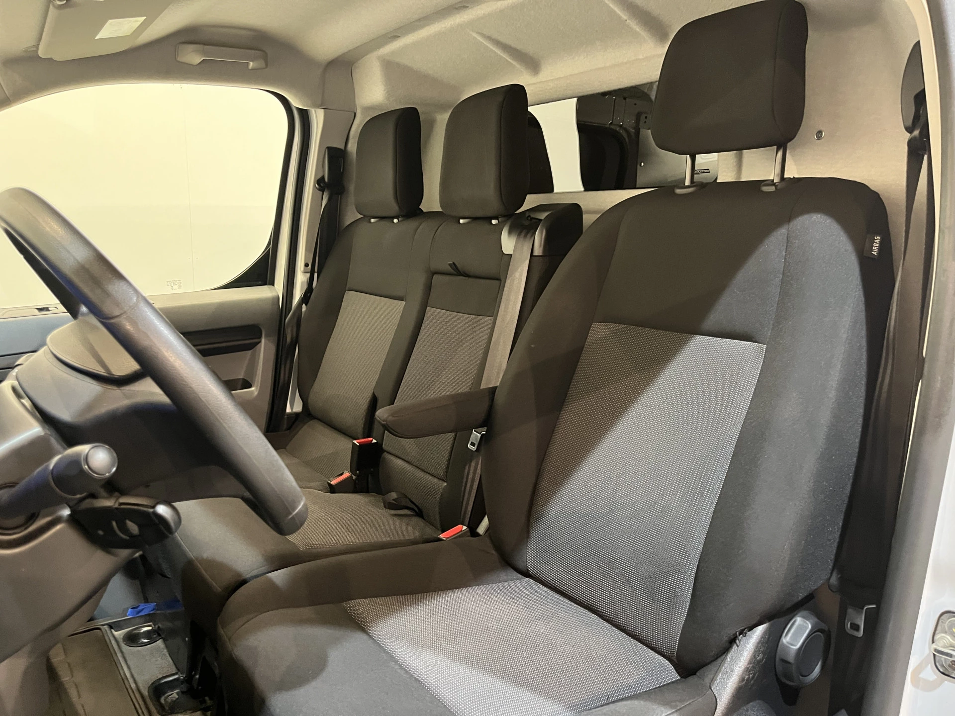 Hoofdafbeelding Peugeot e-Expert