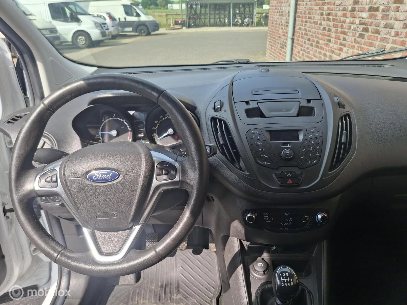 Hoofdafbeelding Ford Transit Courier