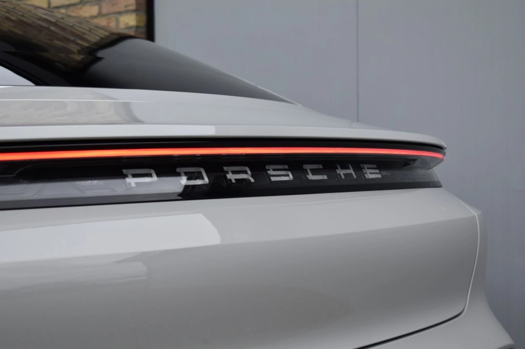 Hoofdafbeelding Porsche Taycan
