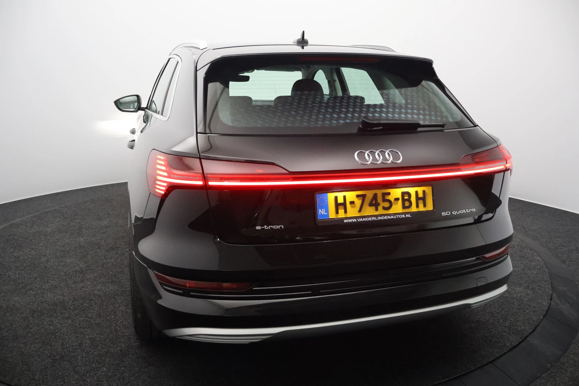 Hoofdafbeelding Audi e-tron