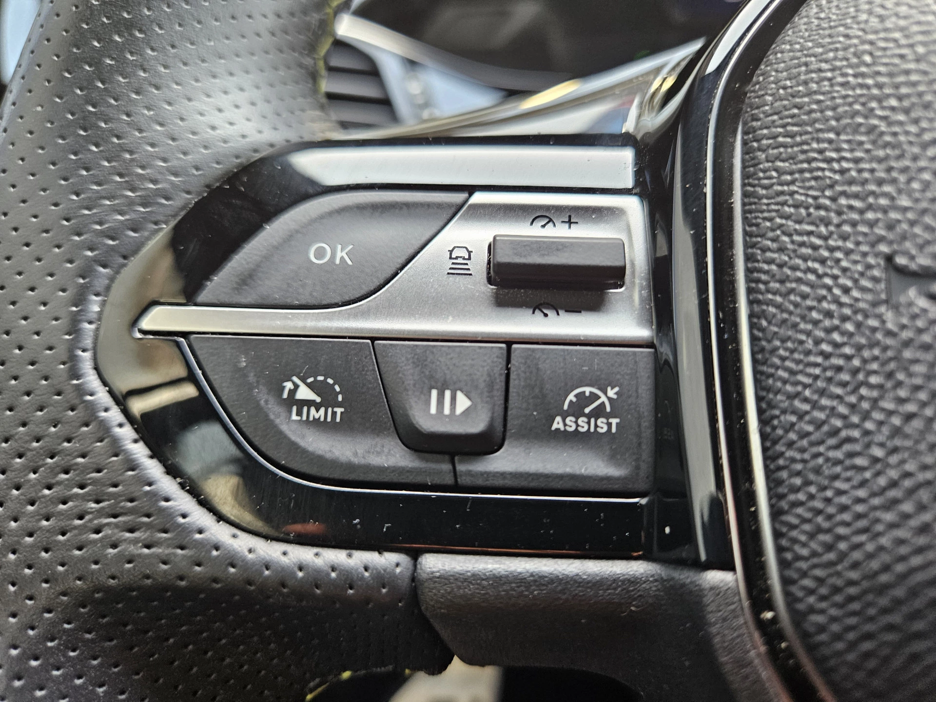 Hoofdafbeelding Peugeot 408