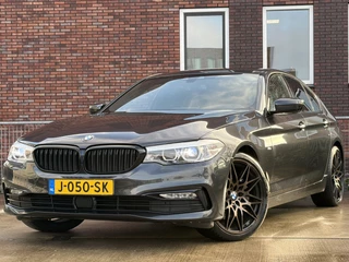 BMW 5 Serie 530d High Executive 266pk | Apple Carplay/Android Auto | Cruise control adaptief met stop&go en stuurhulp | DAB | Harman/Kardon geluidsinstallatie | Head-up display | Lichtmetalen velgen 20" | Trekhaak | Prachtig Exemplaar!