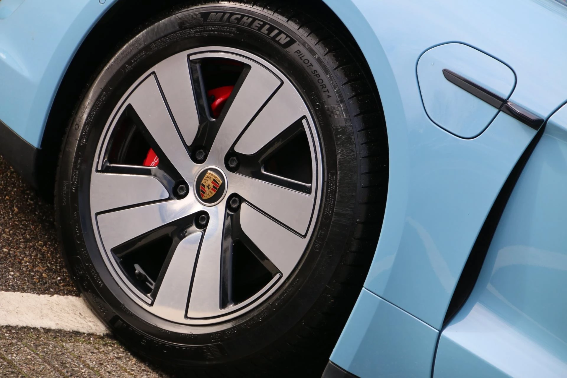 Hoofdafbeelding Porsche Taycan