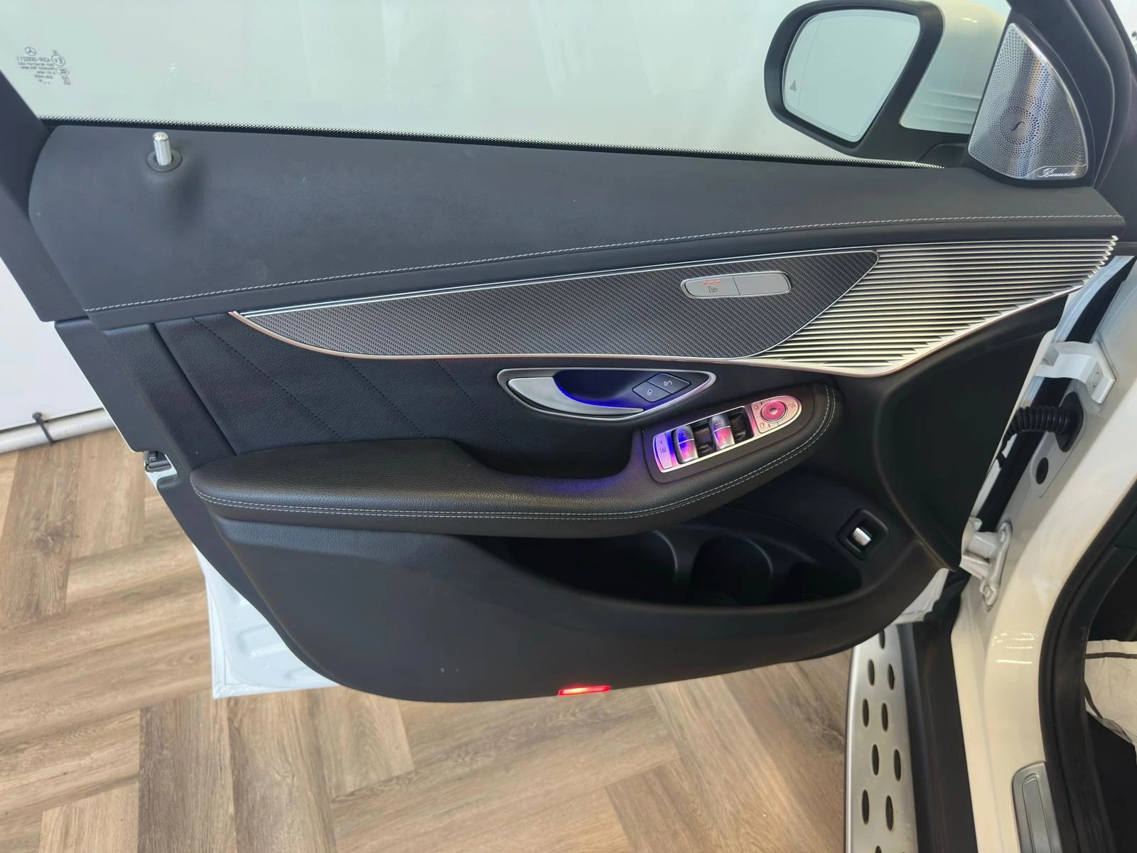 Hoofdafbeelding Mercedes-Benz EQC