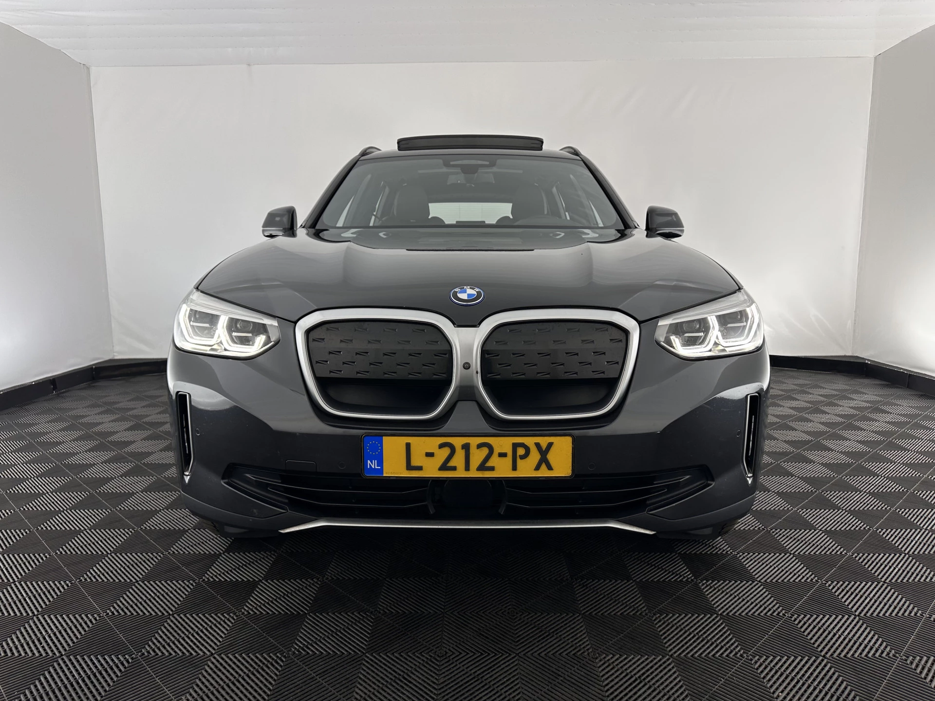 Hoofdafbeelding BMW iX3