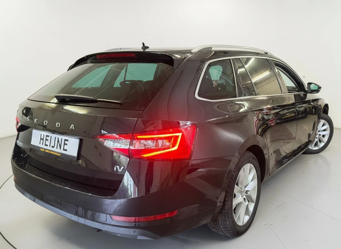 Hoofdafbeelding Škoda Superb