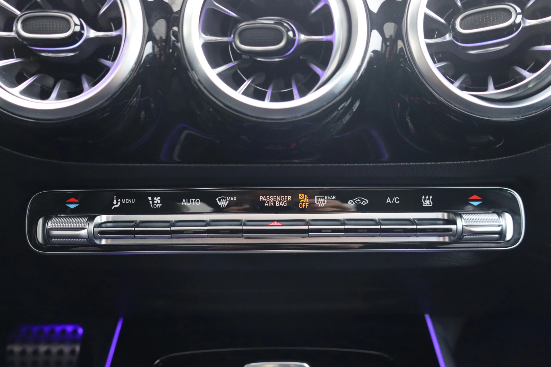 Hoofdafbeelding Mercedes-Benz EQA