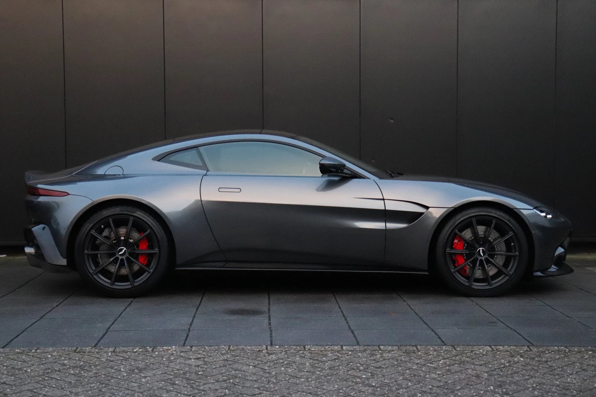 Hoofdafbeelding Aston Martin V8 Vantage