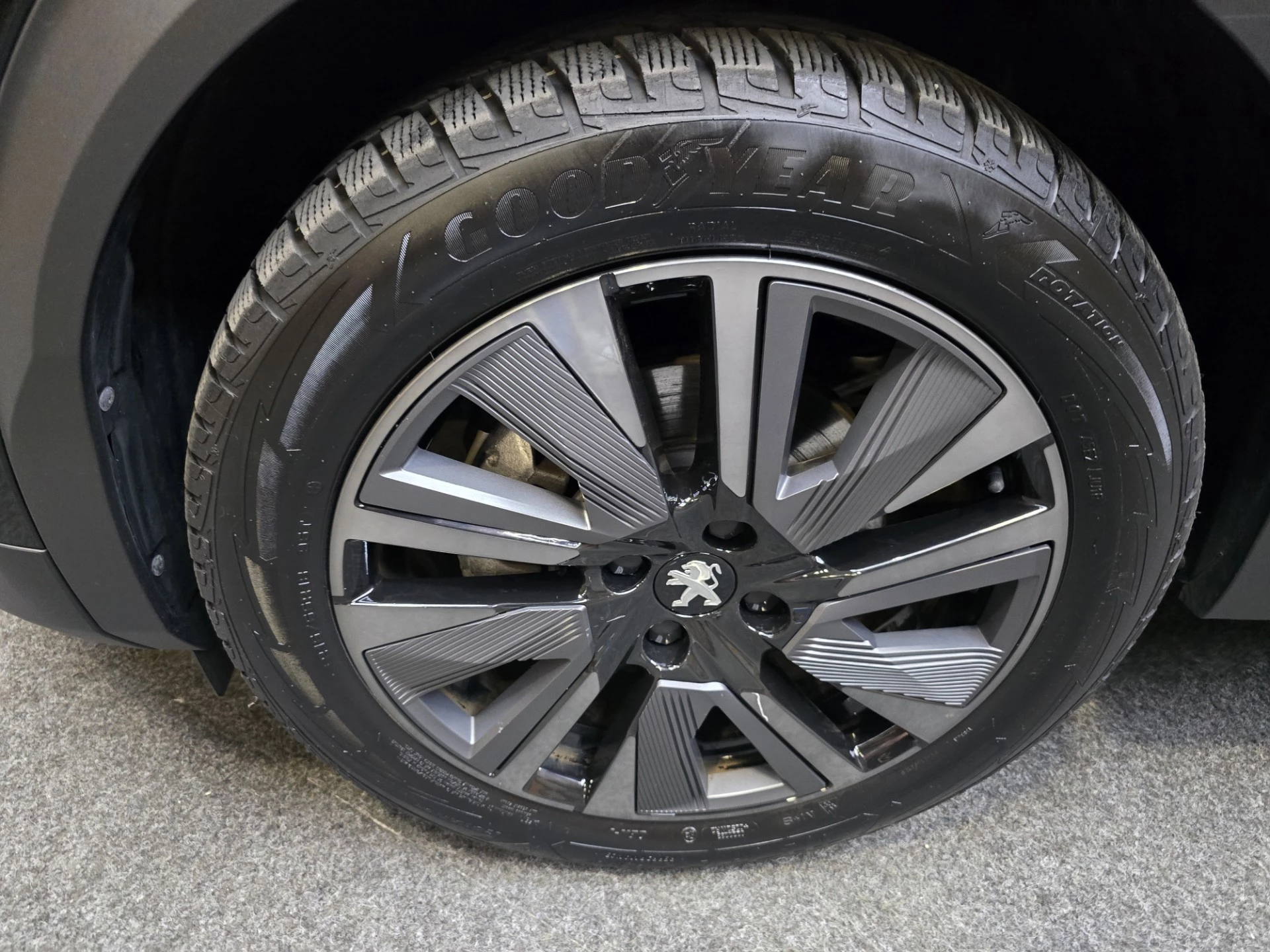 Hoofdafbeelding Peugeot e-2008