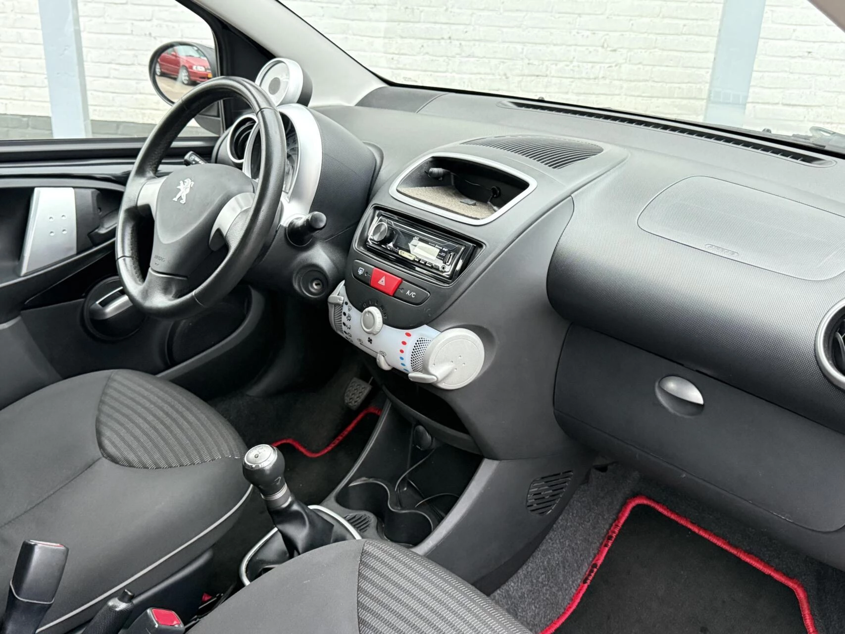 Hoofdafbeelding Peugeot 107