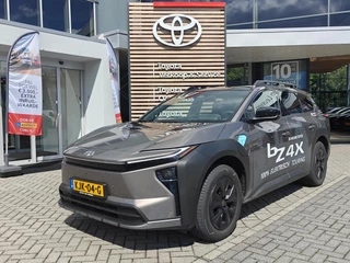 Toyota bZ4X Touring Executive AWD 75 kWh PANODAK JBL-AUDIO 1500KG TREKGEW STOELVERW/KOELING STUURVERW BLIND SPOT WARMTEPOMP EL-ACHTERKLEP