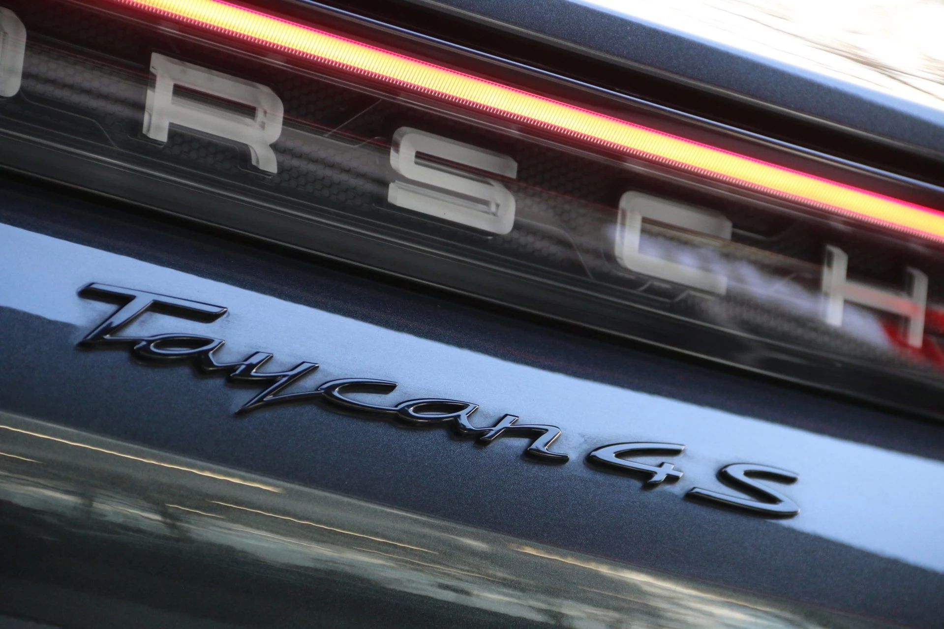 Hoofdafbeelding Porsche Taycan