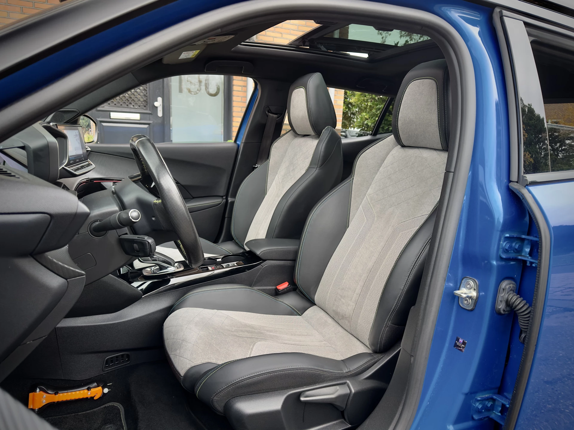 Hoofdafbeelding Peugeot e-2008