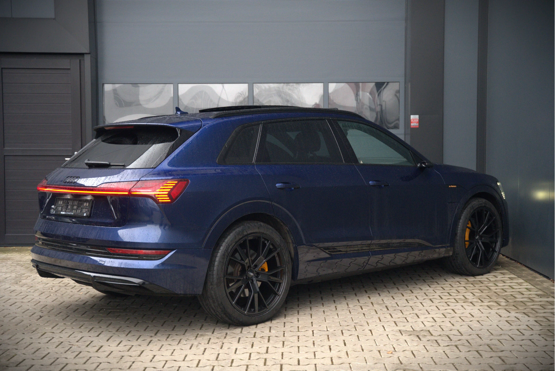 Hoofdafbeelding Audi e-tron