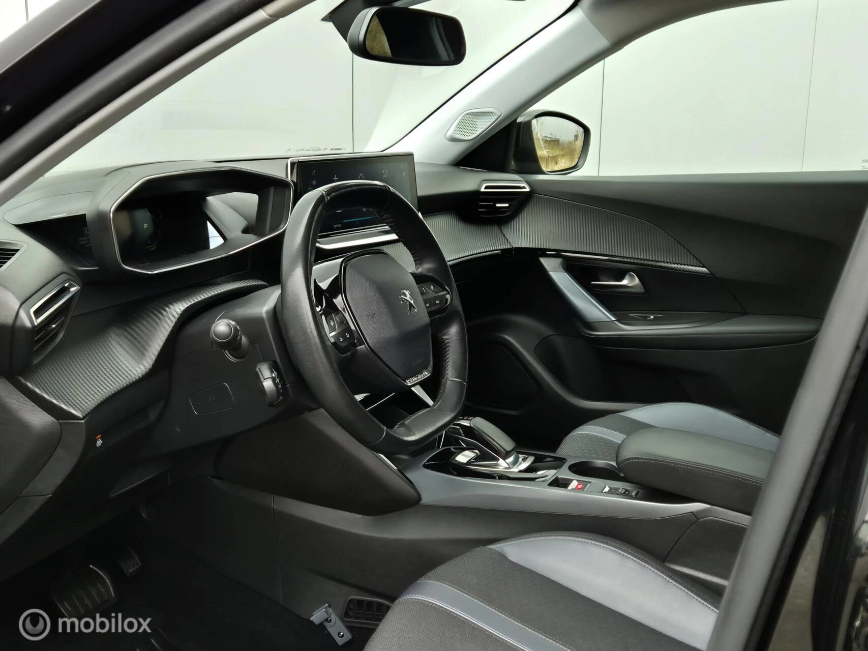 Hoofdafbeelding Peugeot e-2008