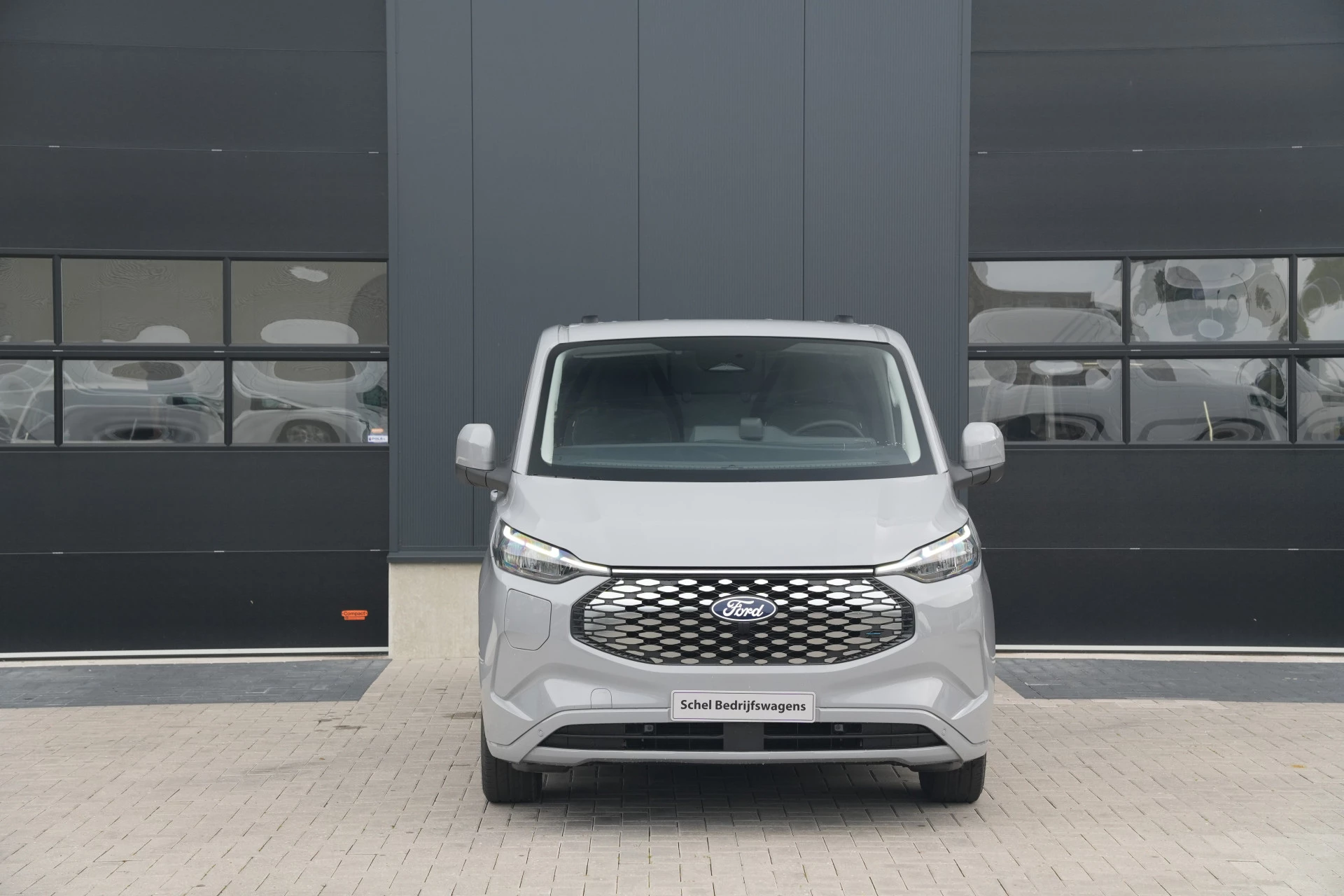 Hoofdafbeelding Ford E-Transit Custom