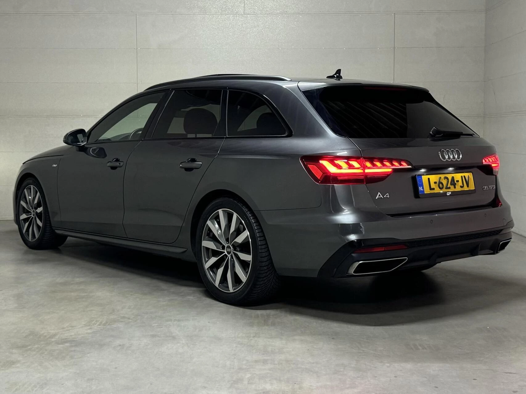 Hoofdafbeelding Audi A4