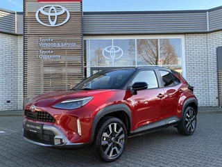 Hoofdafbeelding Toyota Yaris Cross Toyota Yaris Cross HYBRID 130 EXECUTIVE PREMIUM-PACK NIEUW & DIRECT LEVERBAAR!!! BLIND-SPOT PARK-SENSOREN JBL-AUDIO LED-MATRIX STOELVERW EL-ACHTERKLEP
