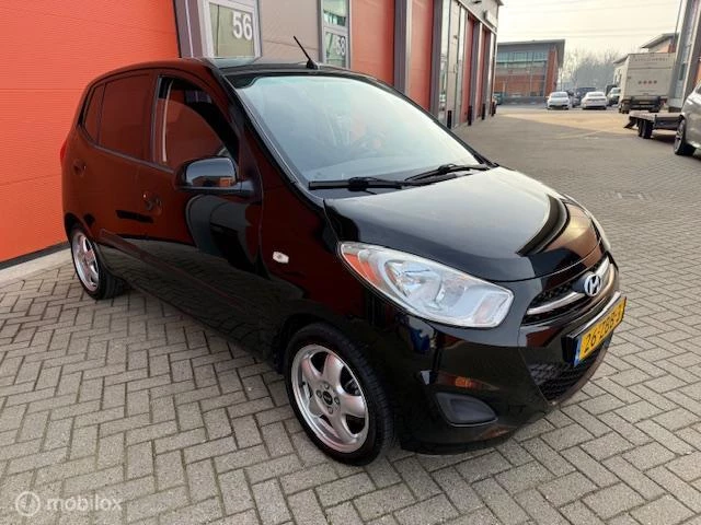 Hoofdafbeelding Hyundai i10