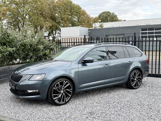 Hoofdafbeelding Škoda Octavia Škoda Octavia Combi 1.0 TSI DSG Ambition Navi|Cruis|PDC|Media Antraciet