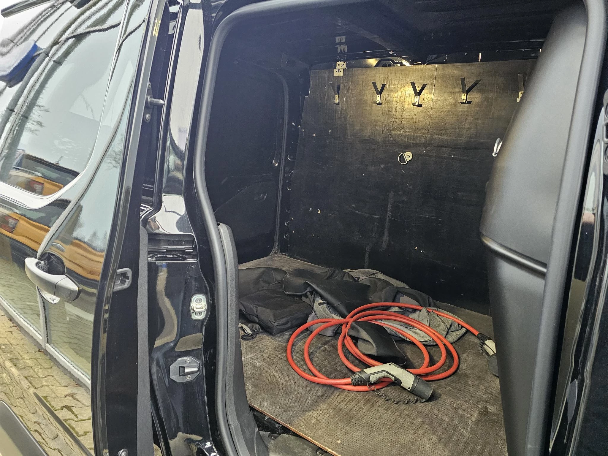 Hoofdafbeelding Peugeot e-Partner