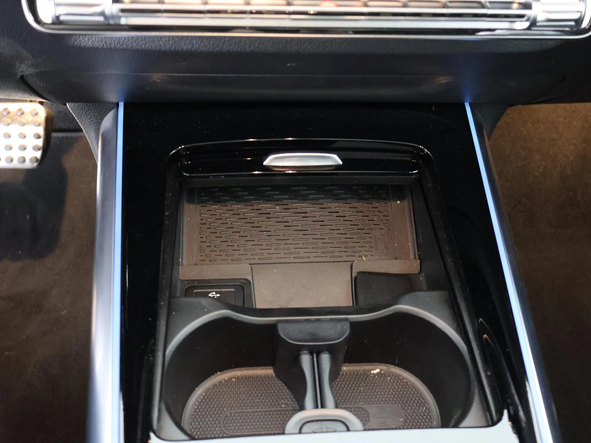 Hoofdafbeelding Mercedes-Benz EQA