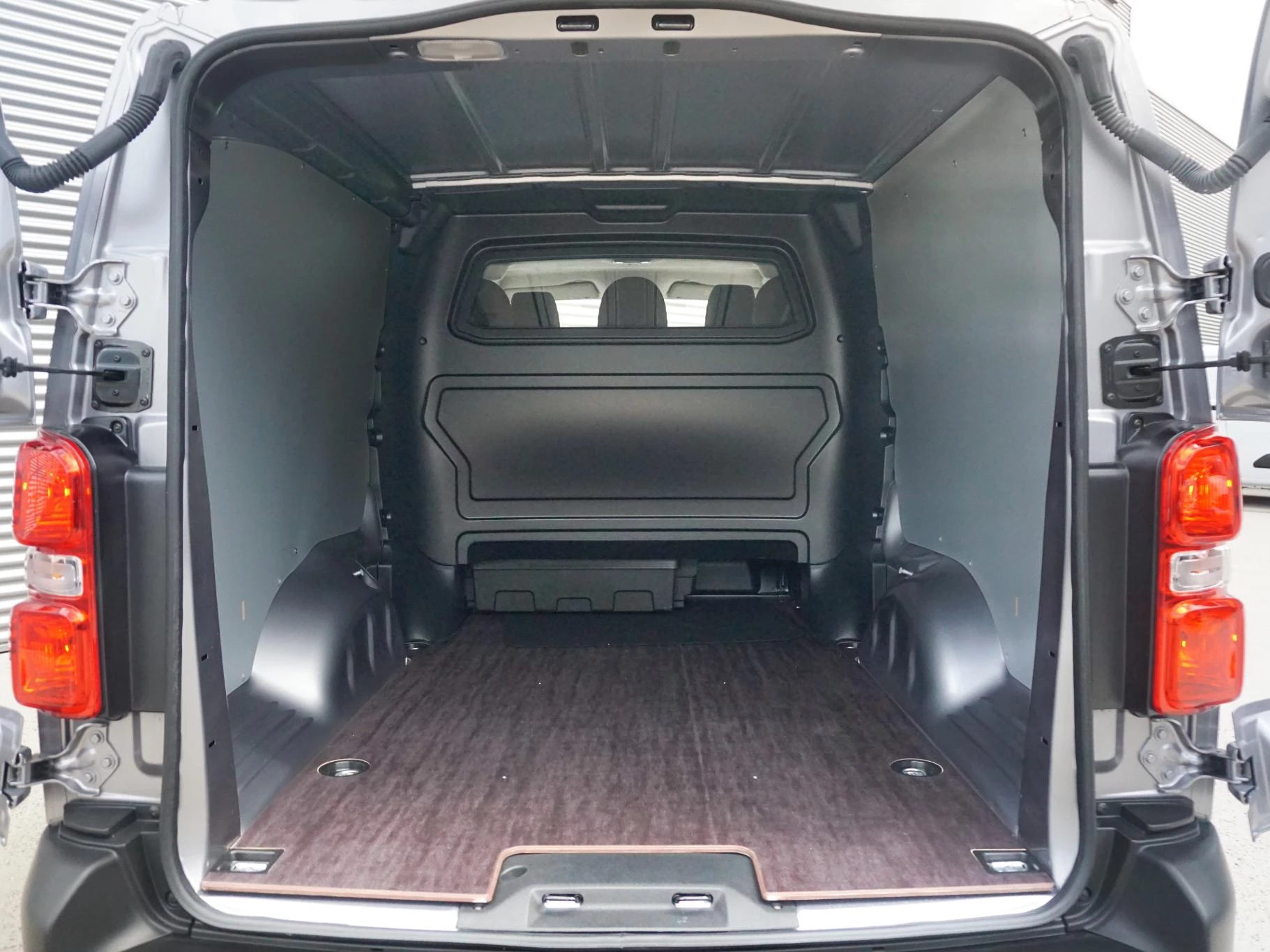 Hoofdafbeelding Peugeot e-Expert