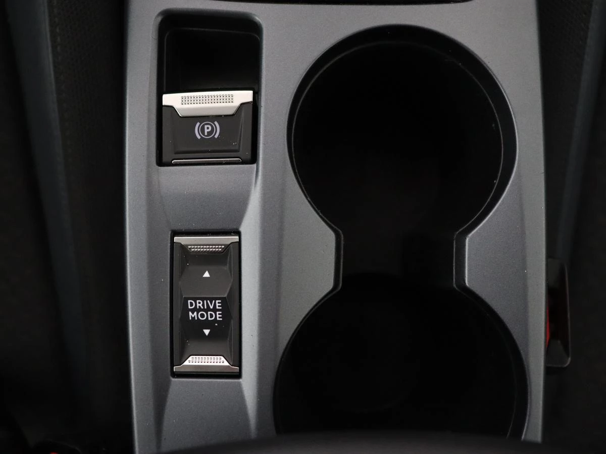 Hoofdafbeelding Peugeot e-2008