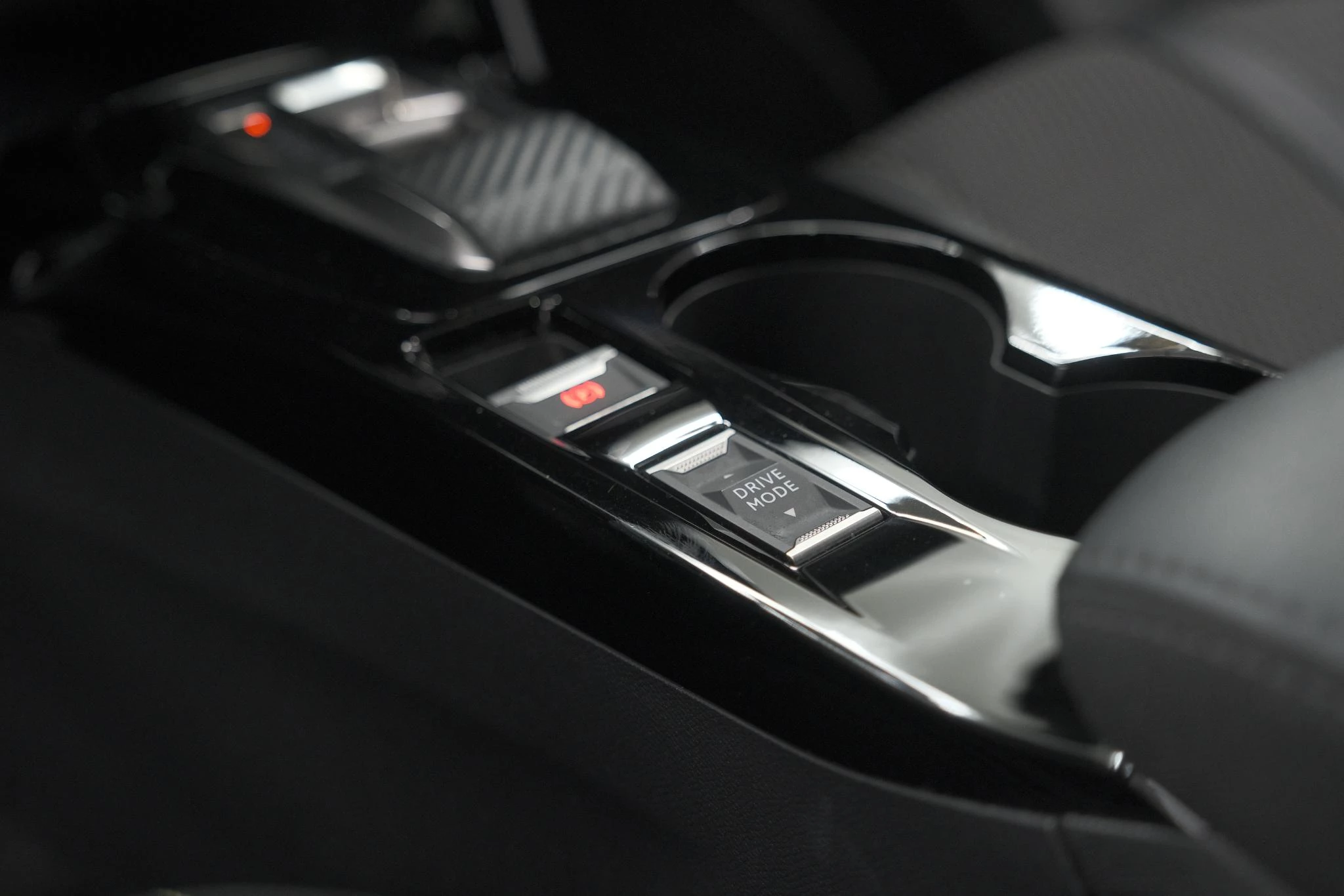 Hoofdafbeelding Peugeot e-2008