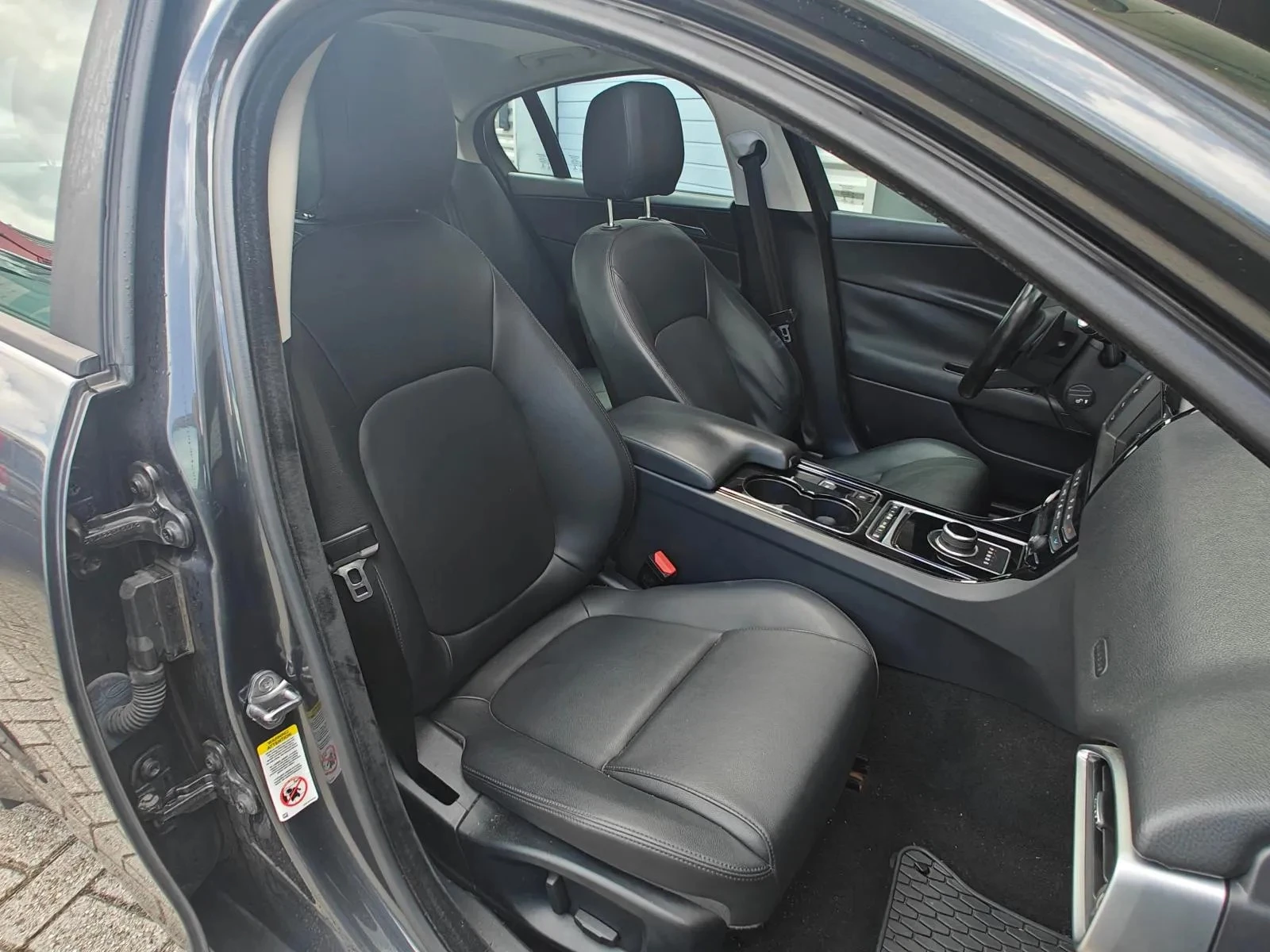 Hoofdafbeelding Jaguar XE