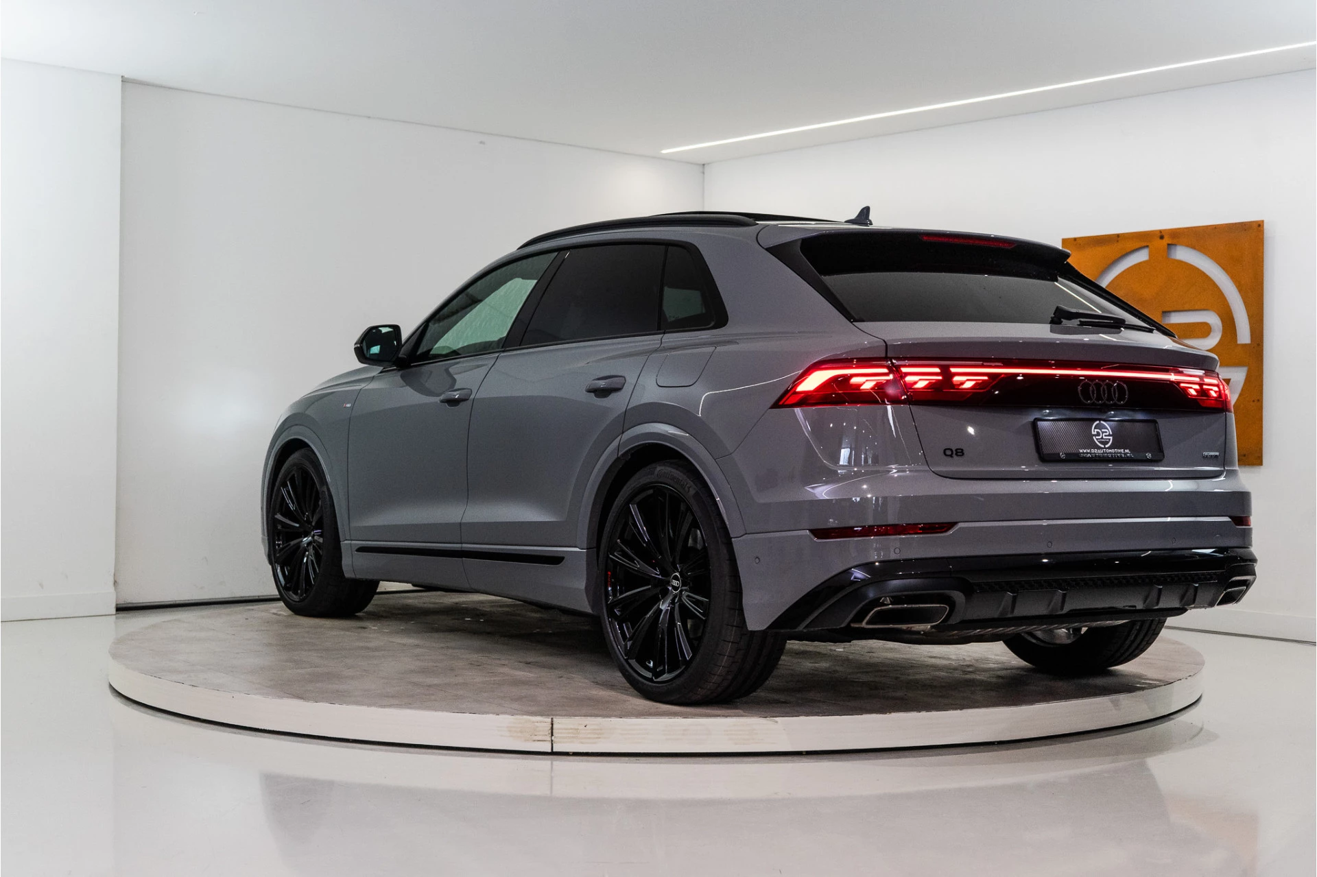 Hoofdafbeelding Audi Q8
