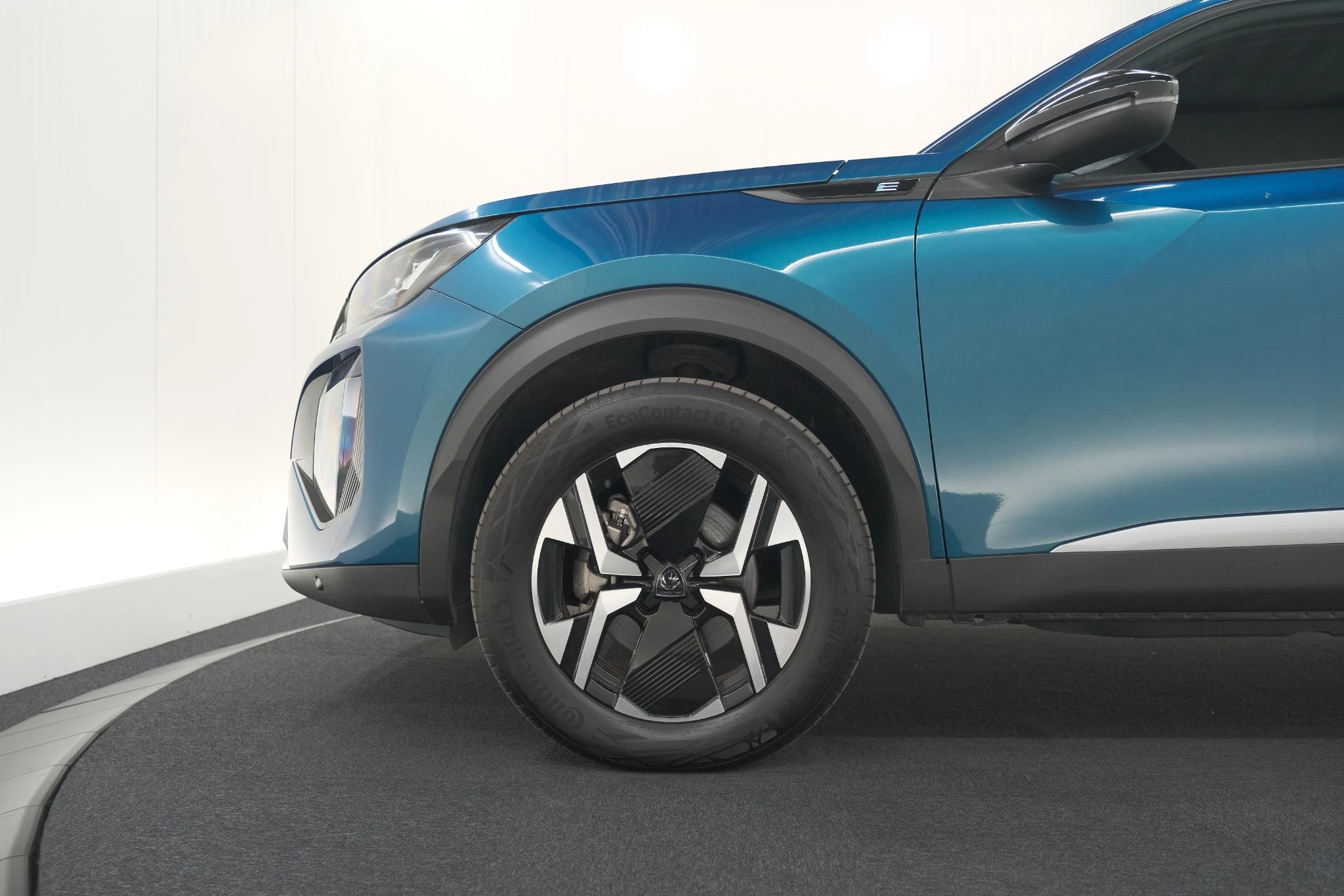 Hoofdafbeelding Peugeot e-2008