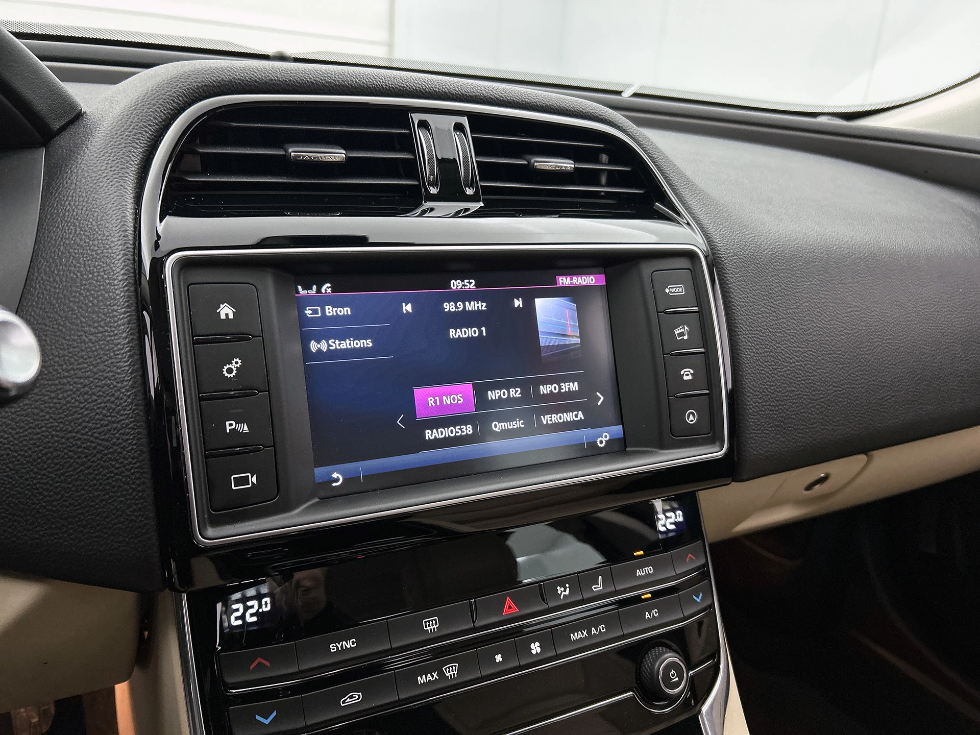 Hoofdafbeelding Jaguar XE