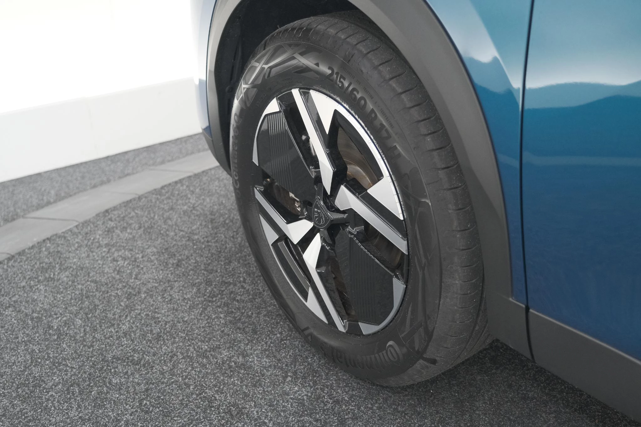 Hoofdafbeelding Peugeot e-2008