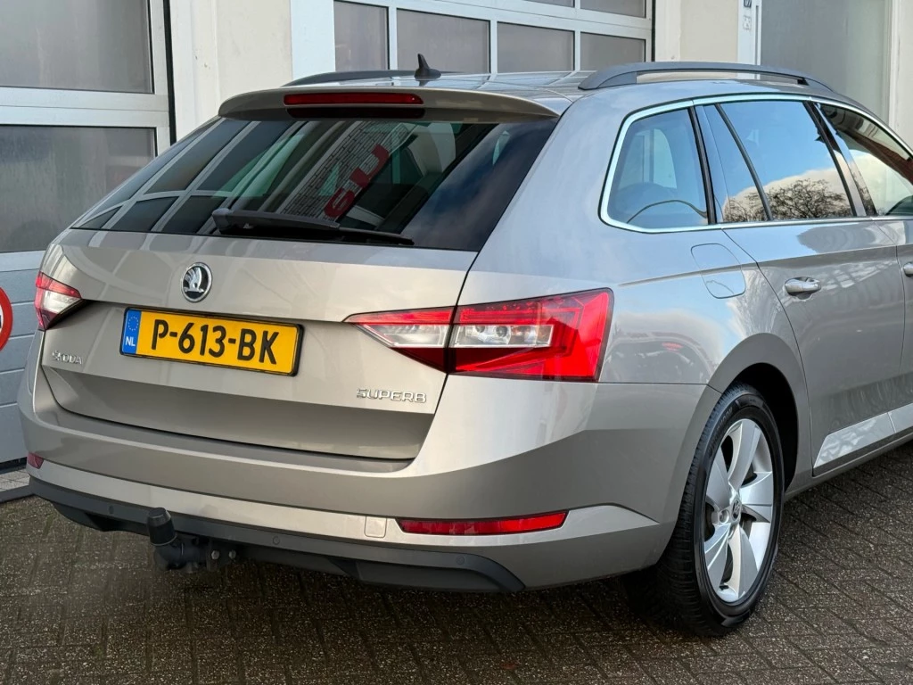 Hoofdafbeelding Škoda Superb