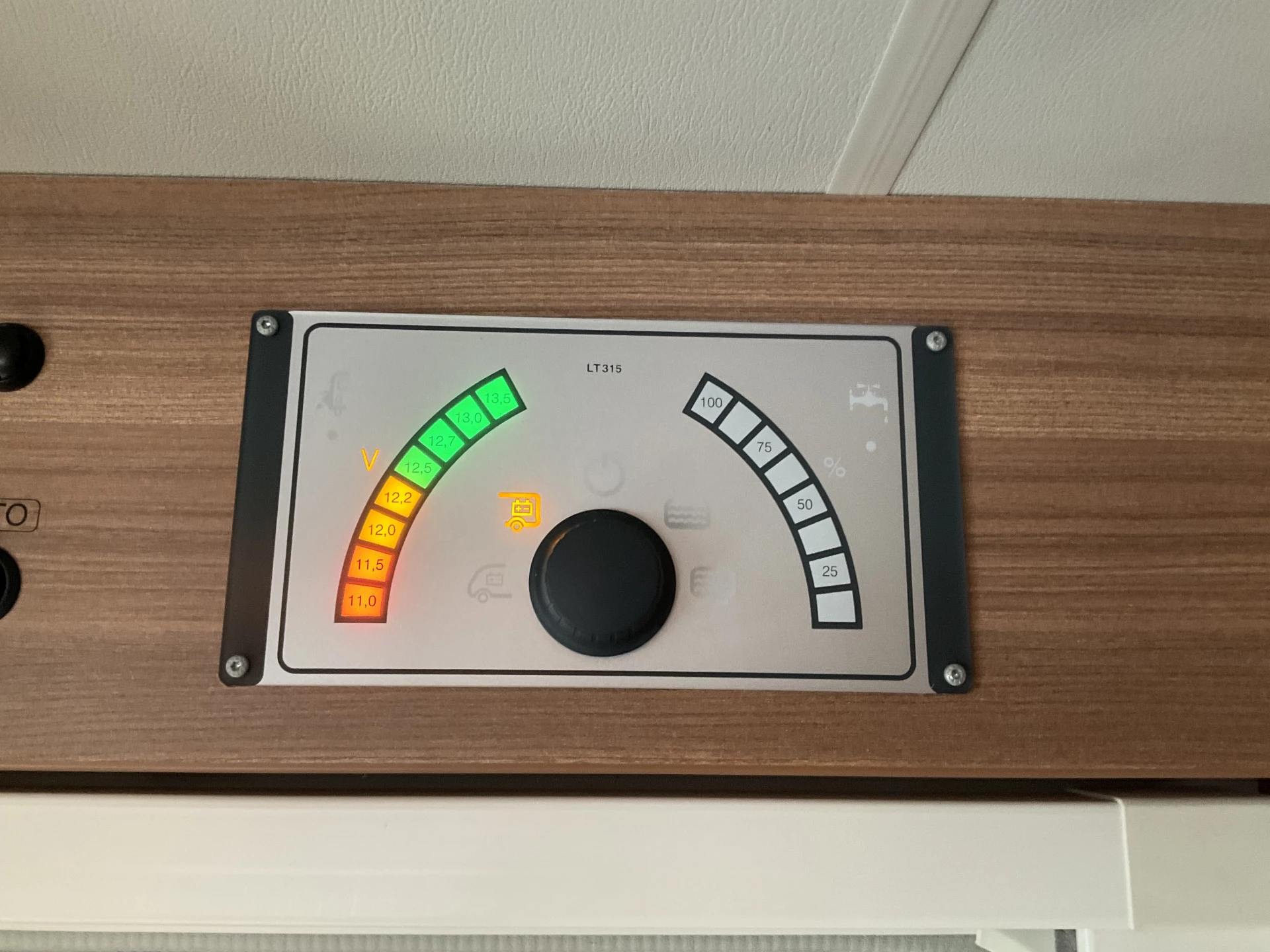 Hoofdafbeelding Weinsberg R57