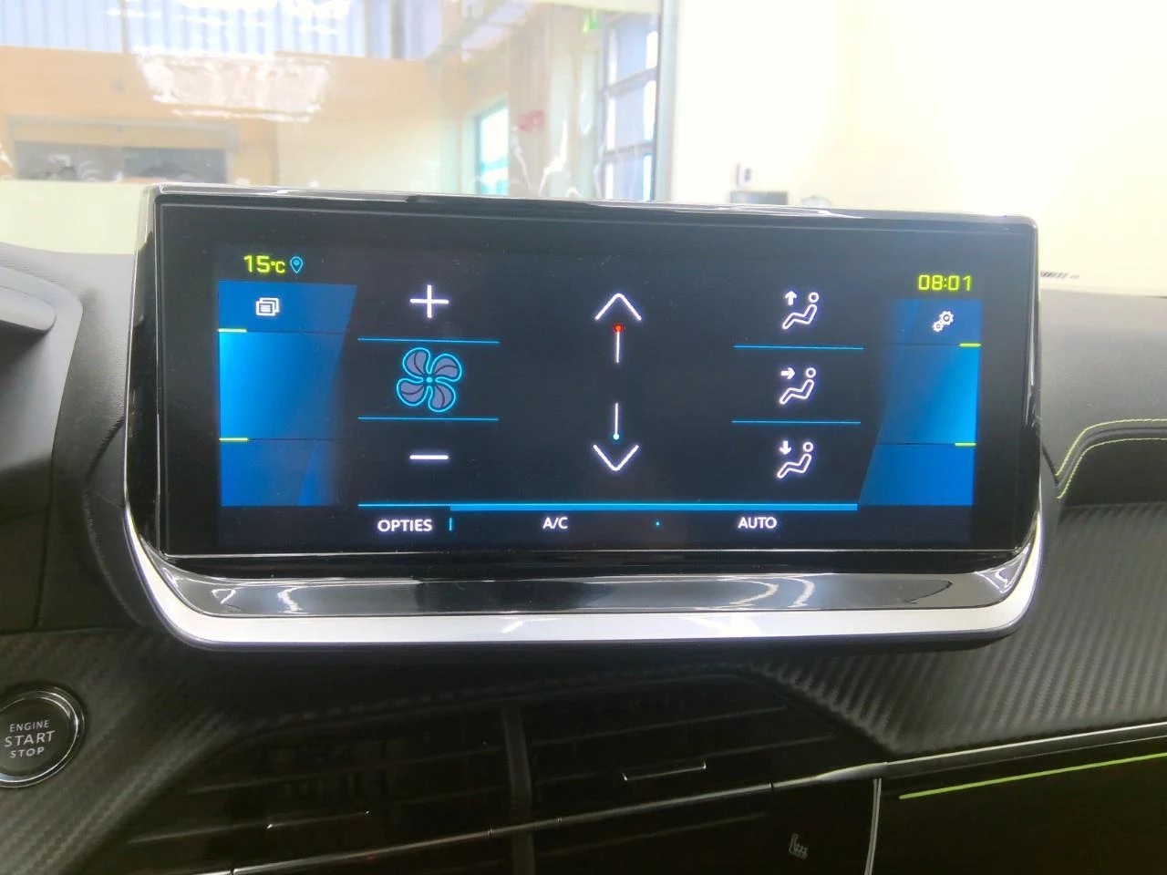 Hoofdafbeelding Peugeot e-2008