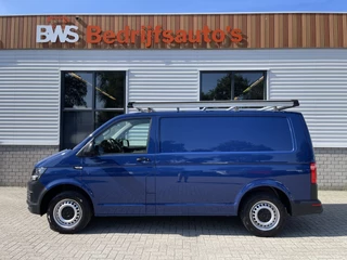 Hoofdafbeelding Volkswagen Transporter Volkswagen Transporter 2.0 TDI 102pk L1H1 Comfortline / vaste prijs rijklaar € 17.950 ex btw / lease vanaf € 329 / airco / cruise / navigatie / imperial / achterklep / parkpilot / 2 stoelen met armsteun !