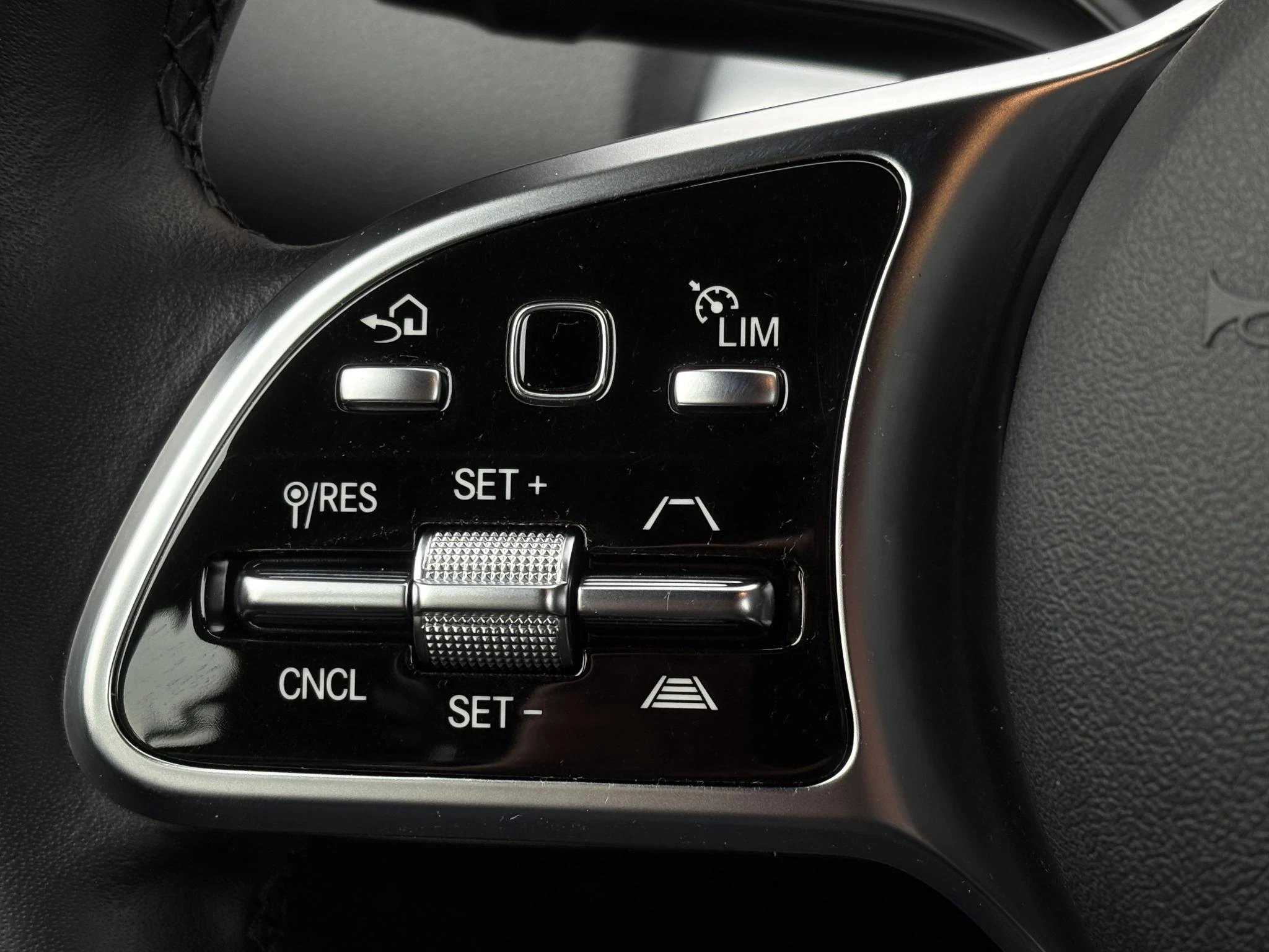 Hoofdafbeelding Mercedes-Benz EQB