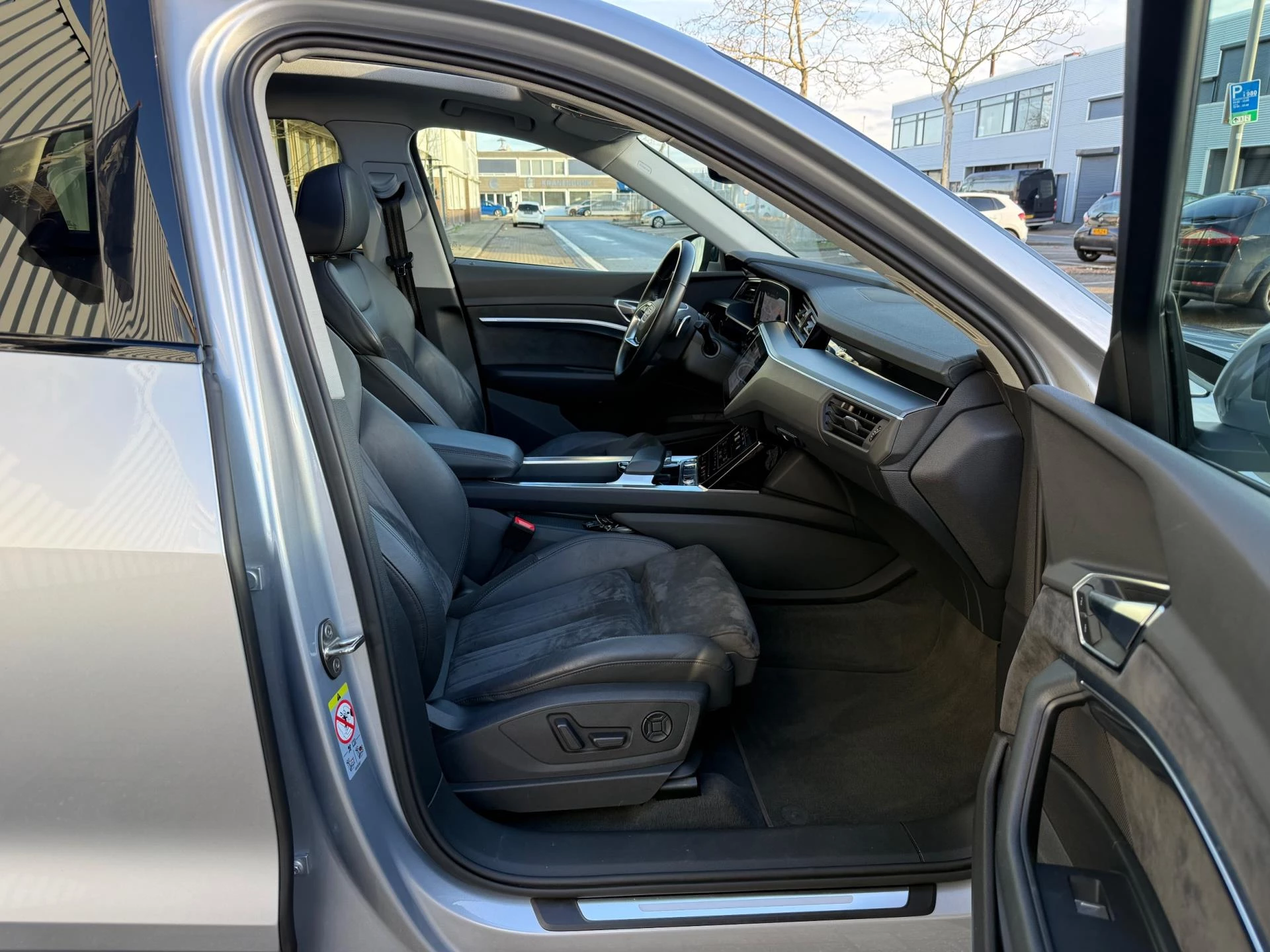 Hoofdafbeelding Audi e-tron