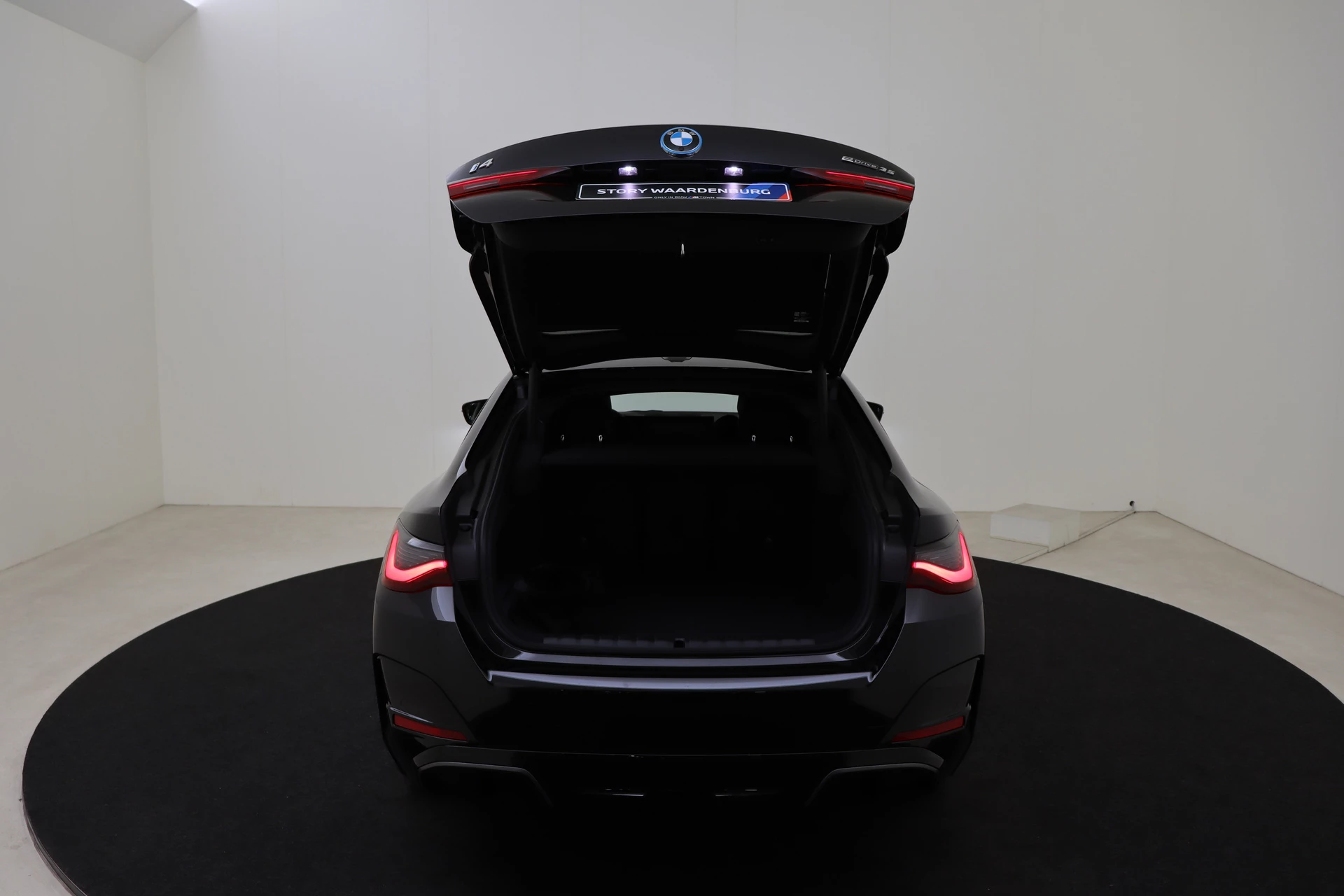 Hoofdafbeelding BMW i4